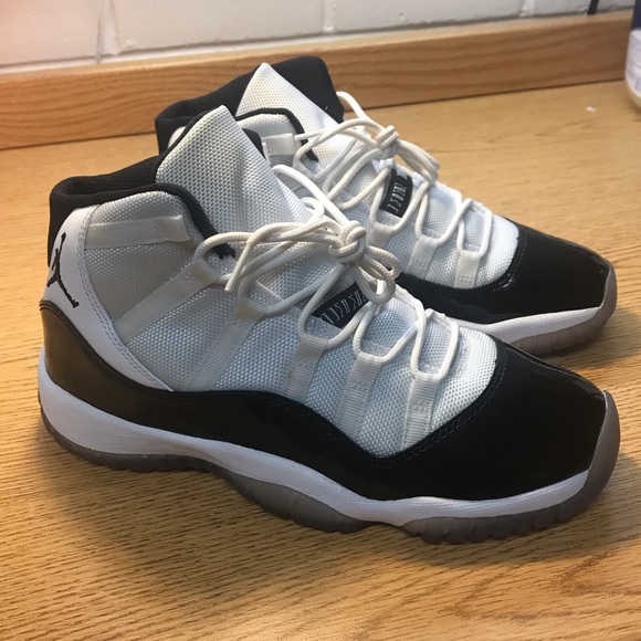 Jordan 11 Retro Concord - Picture 2 of 5